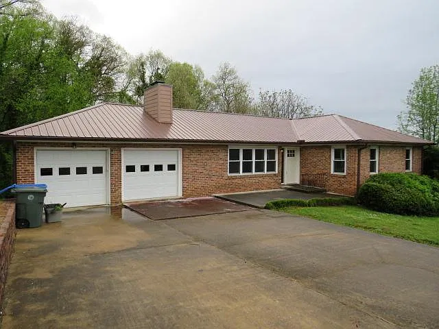 515 Semi Circle Dr