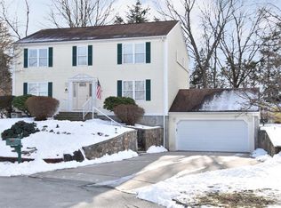 5 Colleen Ct, West Warwick, RI 02893