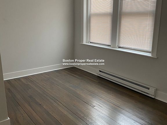 4th image of 81 Park Dr APT 22