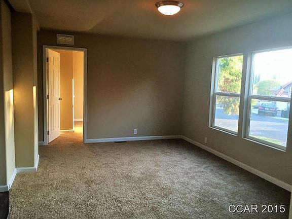 4th image of 1020 Iroquois Cir