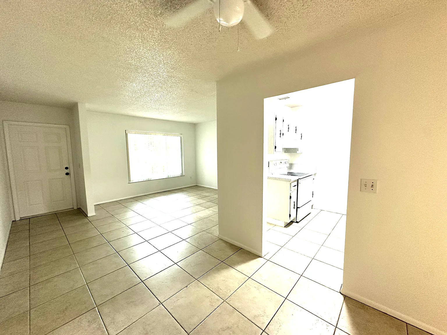 1 bed, 700 sqft, $1,325 — Photo 3