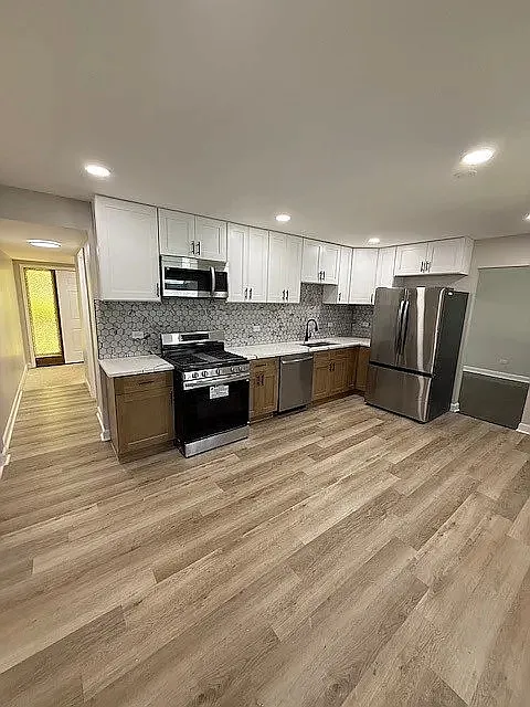 3 bed, 1659 sqft, $3,300 — Photo 2