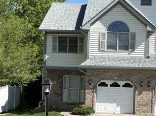 12 E 13th St, Lombard, IL 60148