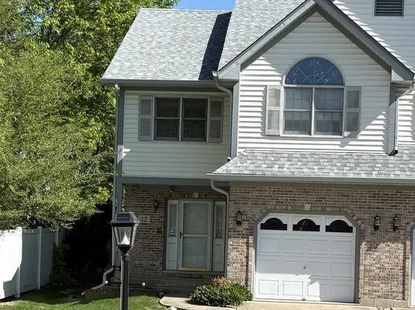 12 E 13th St, Lombard, IL 60148