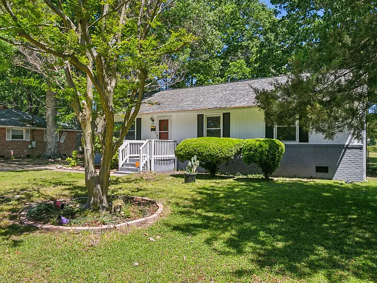 314 Martha Lee Dr — Photo 3