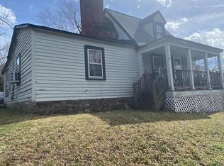 122 Cambridge St, Fredericksburg, VA 22405
