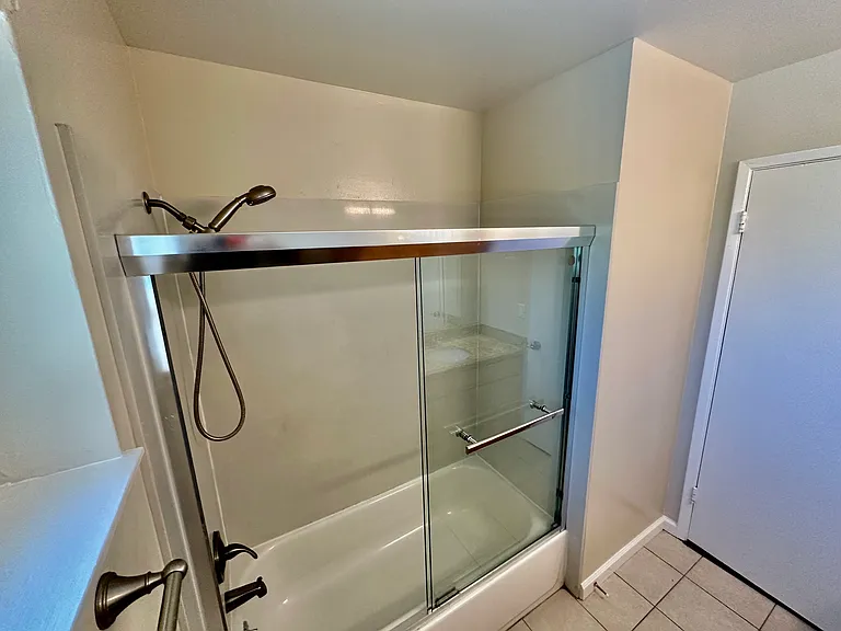 697 Grand Coulee Ave #6 — Photo 14