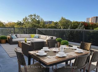 202 Burnhamthorpe Rd E #302, Mississauga, ON L5A3R8