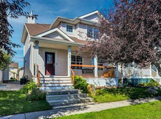 62 S Prestwick Lndg SE, Calgary, AB T2Z 3S4