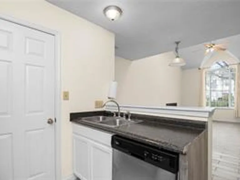 355 Lees Mill Dr — Photo 7