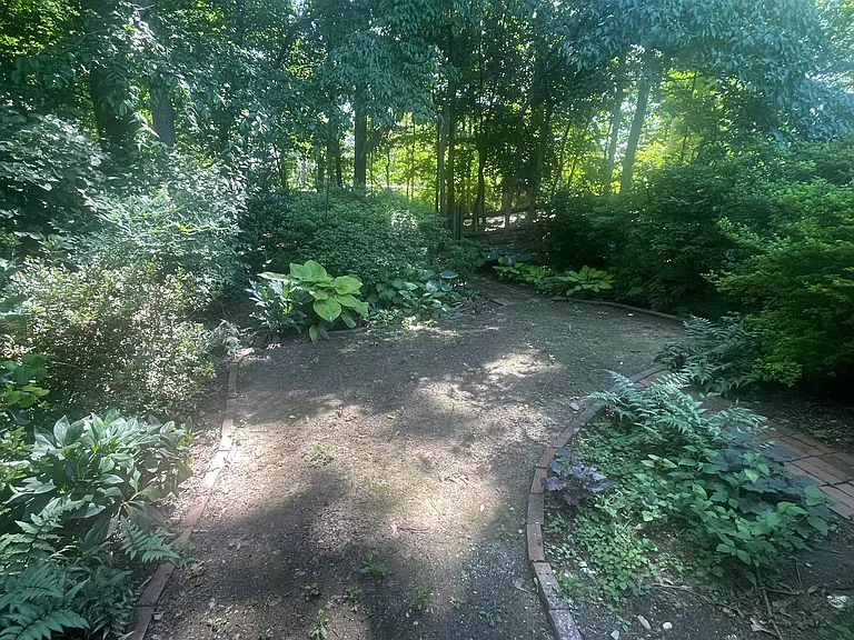 19002 Stedwick Dr — Photo 36