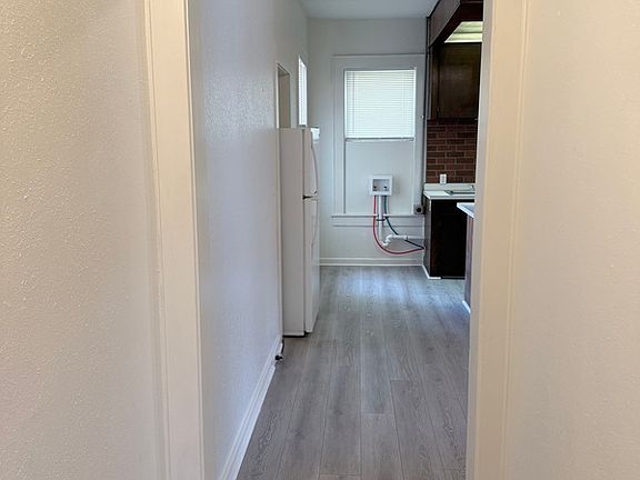 4th image of 605 Merrick St APT A