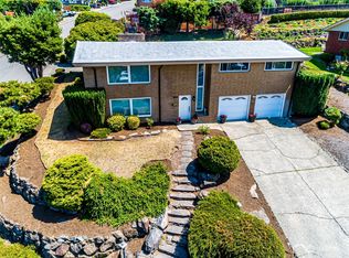 156 Monterey Dr NE, Renton, WA 98056