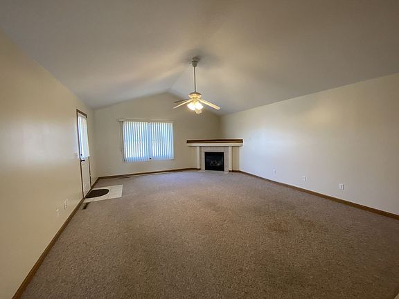5th image of 1689 Mid Court Dr