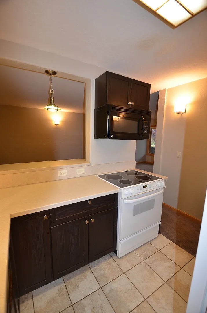 Updated Apartment! Parking for 2 Cars! HEAT Included! — Photo 4