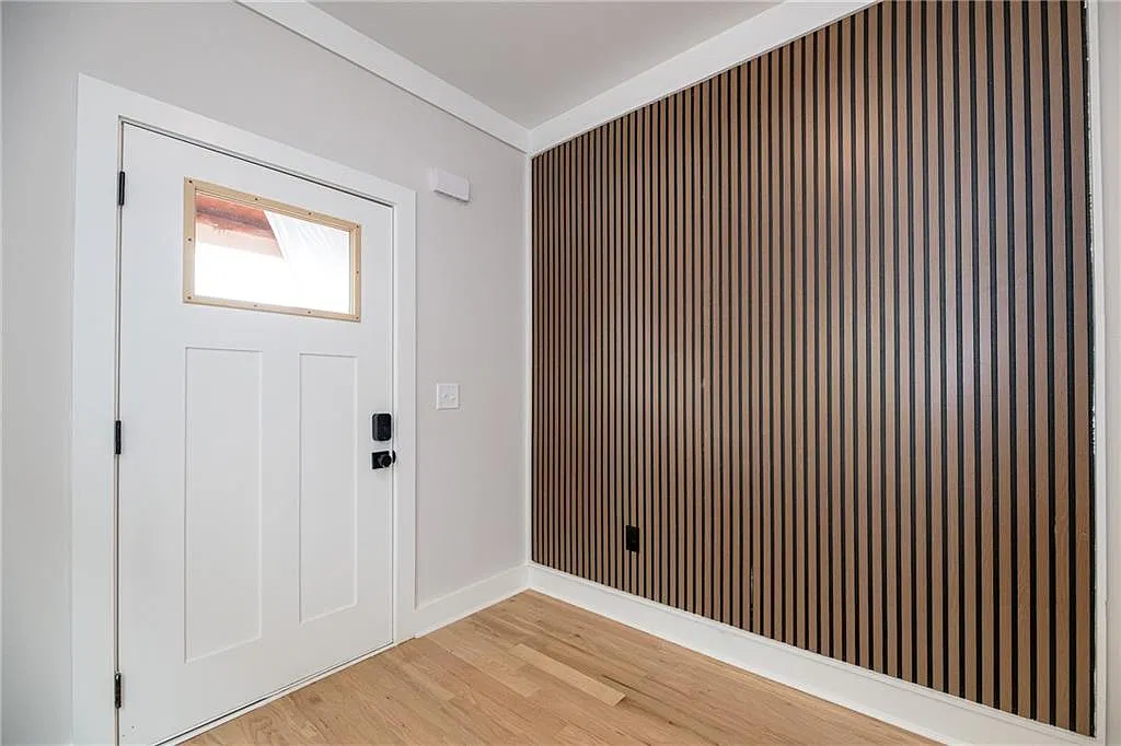 171 Farrington Ave SE — Photo 4