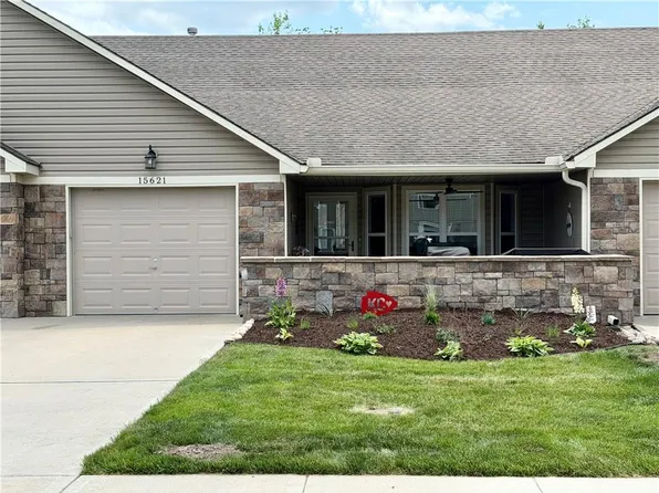 15621 Landauer St, Basehor, KS 66007
