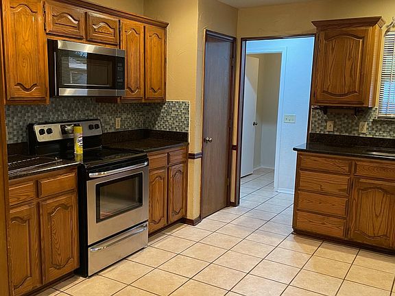 5th image of 4103 Angelina Dr