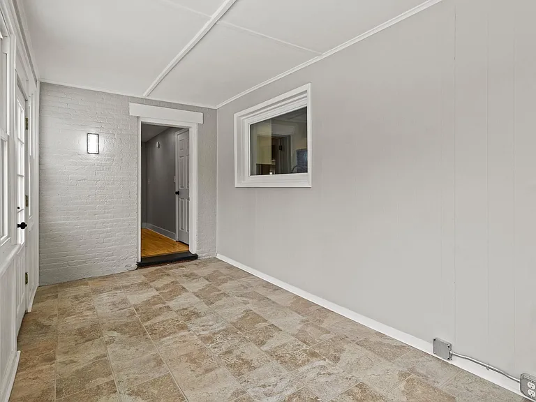 132 E Main St #STUDIO — Photo 12