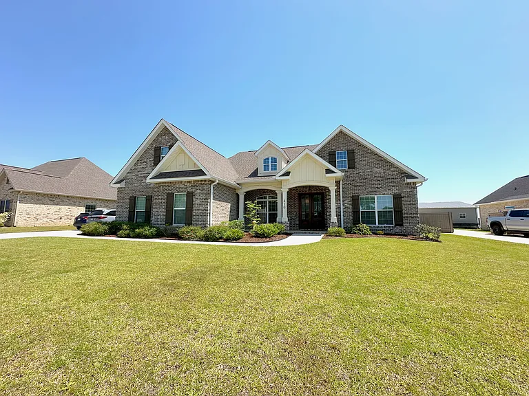 410 Stonegate Trl — Photo 3