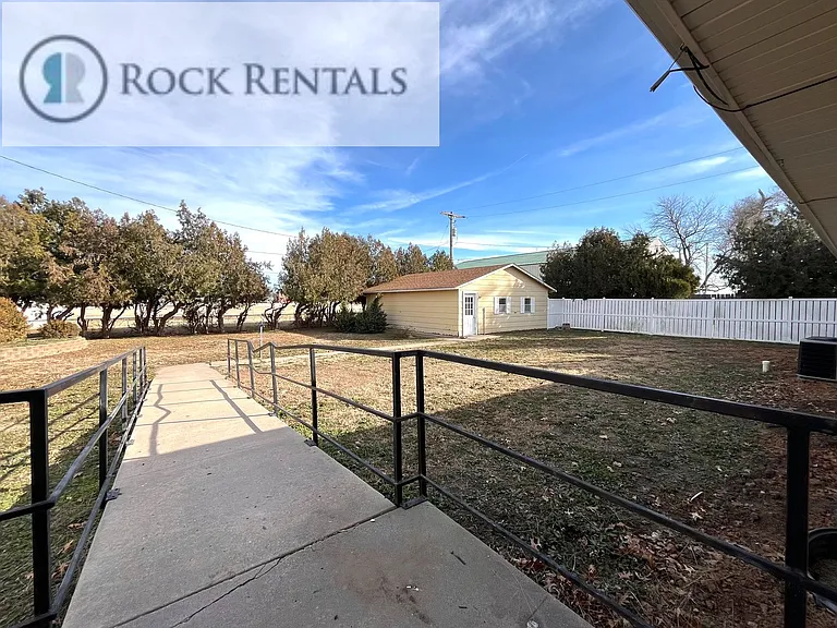 502 S Washington St — Photo 17