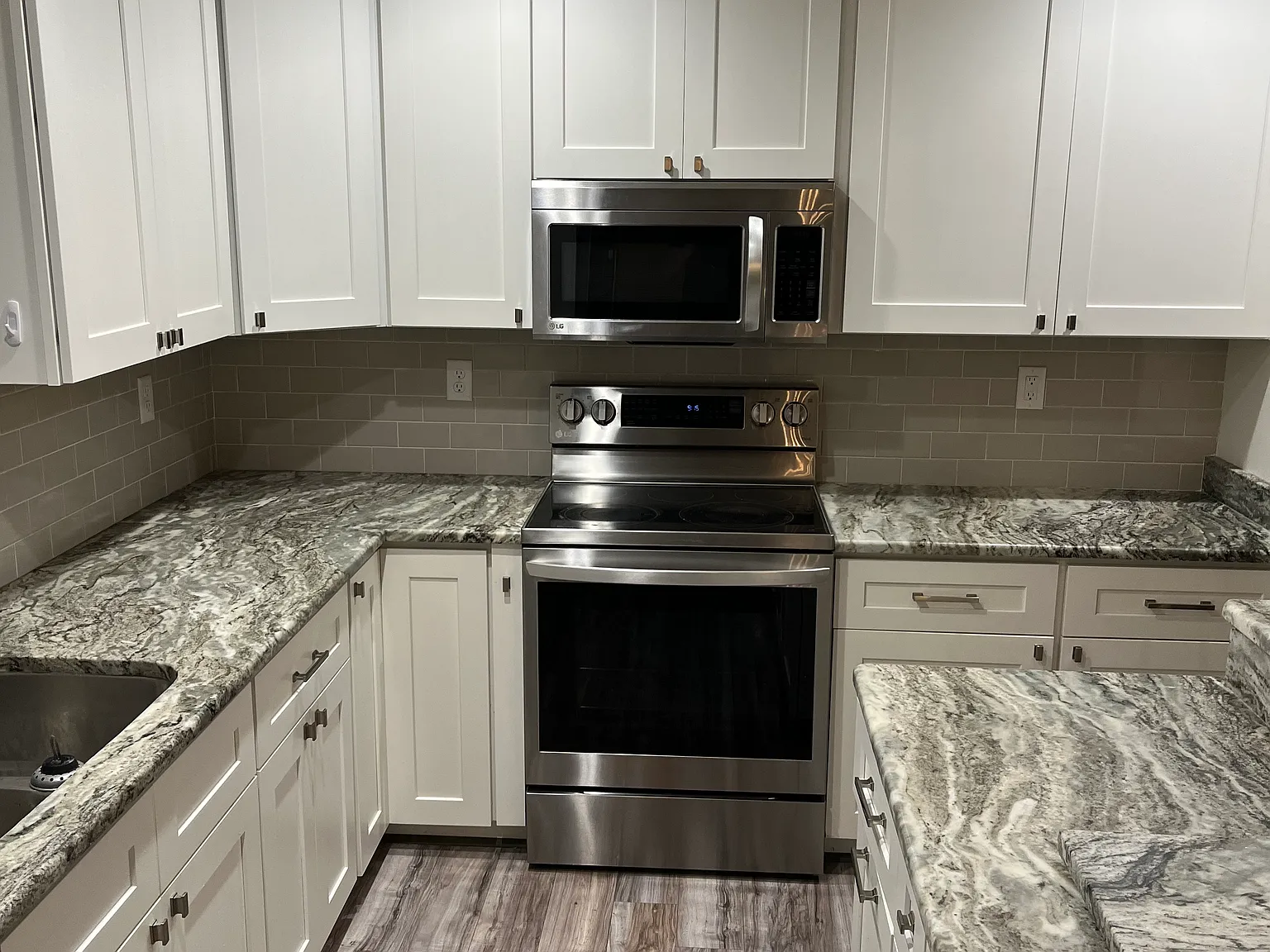 3 bed, 2.5 bath, 1800 sqft, $2,500 — Photo 3