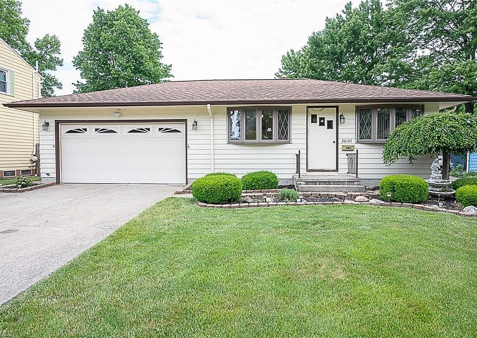 1st image of 36107 Hillcrest Dr