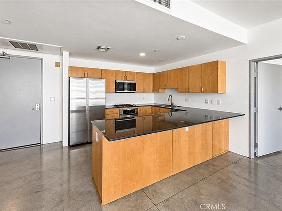 5th image of 285 W 6th St APT 306