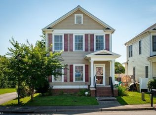 17 Willowside Cir, Greensboro, NC 27401