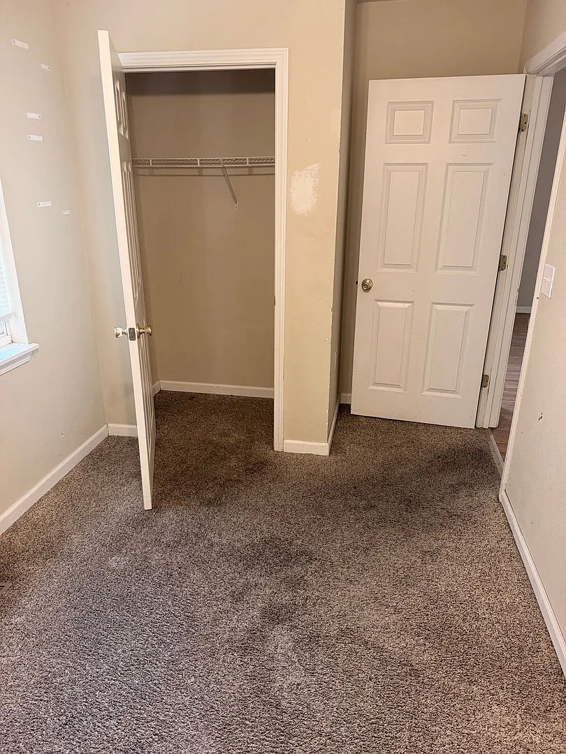 1533 SW College Ave — Photo 3