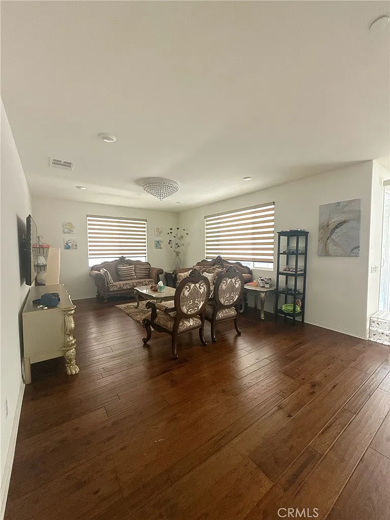 1 bed, 750 sqft, $1,200 — Photo 4