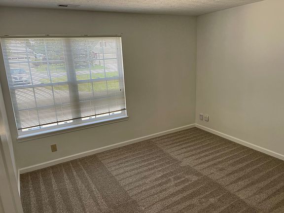 5th image of 2114 Windflower Pl