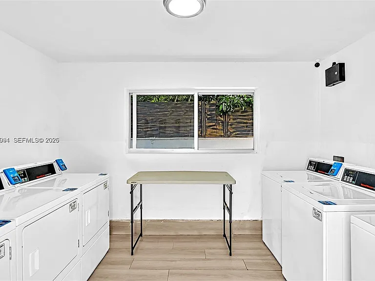 940 Michigan Ave #10 — Photo 4