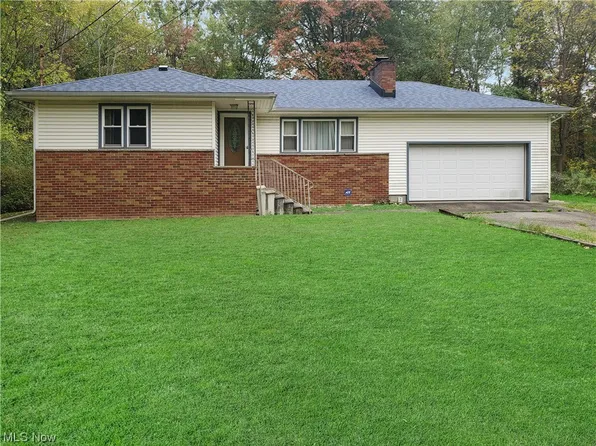 1294 Ashland Ave, Niles, OH 44446