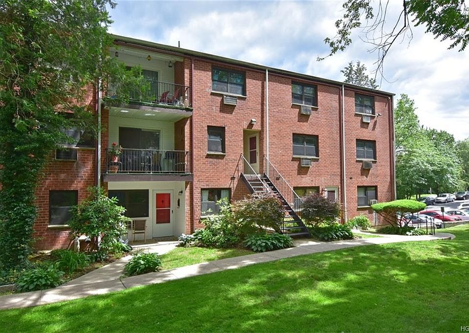 1st image of 59 Fieldstone Dr APT 15