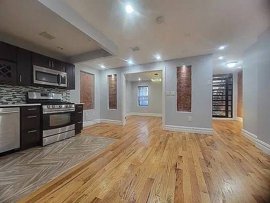 4th image of 1203 Jefferson Ave #1B