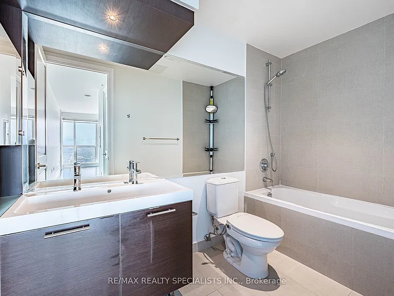 388 Yonge St #7105 — Photo 29