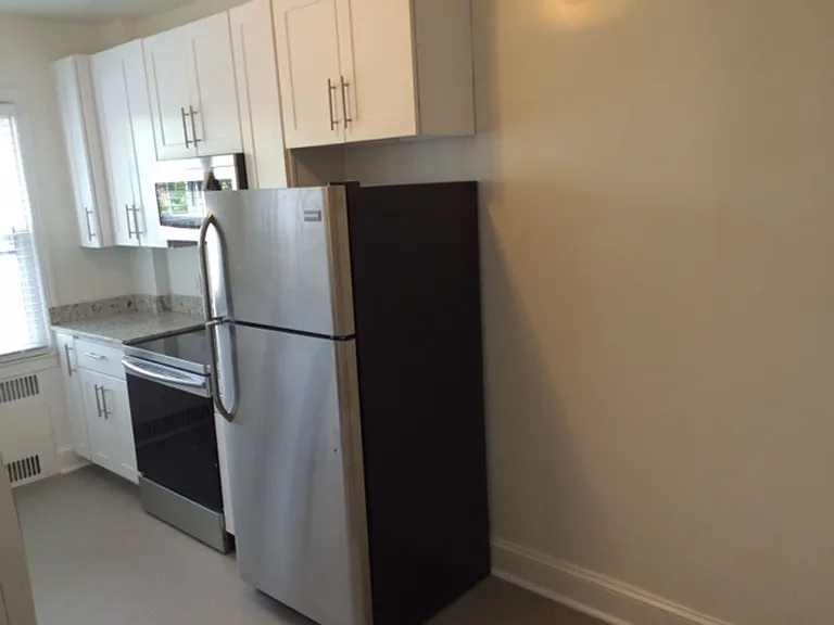 684 Farmington Ave #4-6 — Photo 8