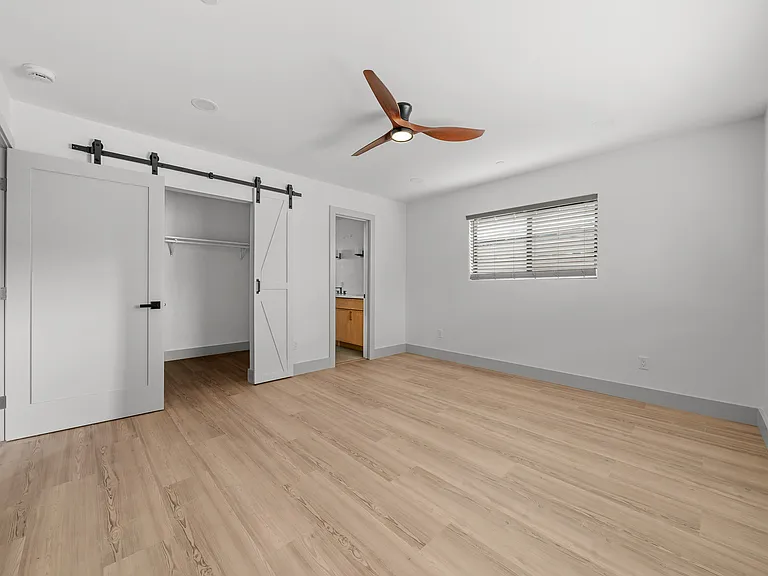 1116 Golden Rd — Photo 10