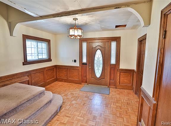 5th image of 14377 Abington Ave