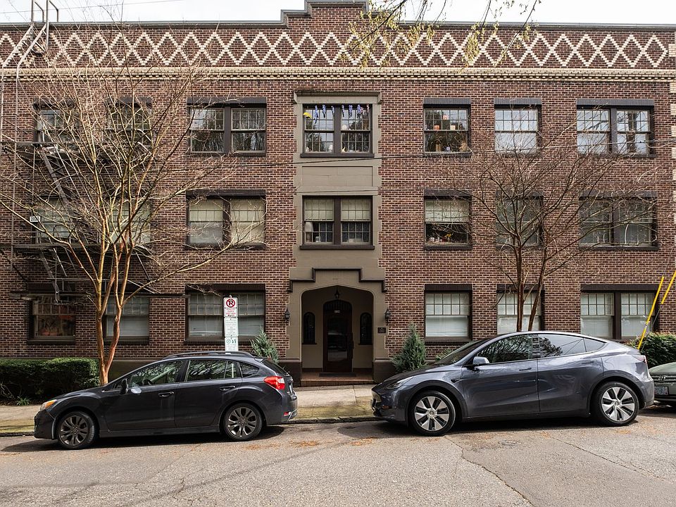 1st image of 228 NW 22nd Ave APT 302