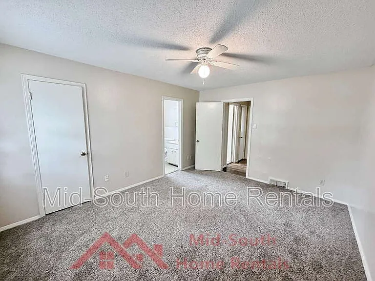 3856 Warrington Cv — Photo 14