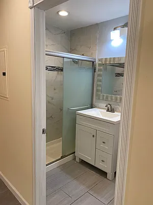 Rented by Hudson Exclusive Inc | media 42