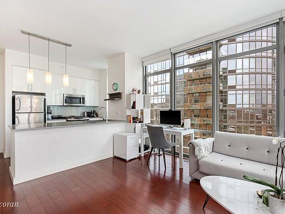 4th image of 81 Fleet Pl APT 12A