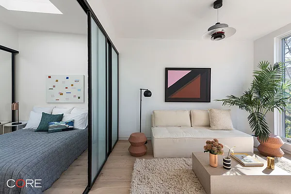 Rented by CORE | media 13