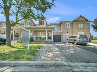 35 Peachleaf Cres, Brampton, ON L7A 2B4