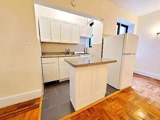 3rd image of 41-41 46th St #2L