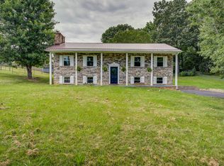 461 Oak Grove Rd, Gray, TN 37615