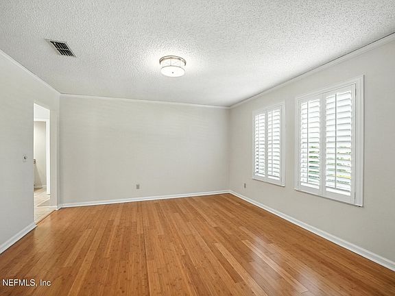 5th image of 4531 BARRINGTON OAKS Drive