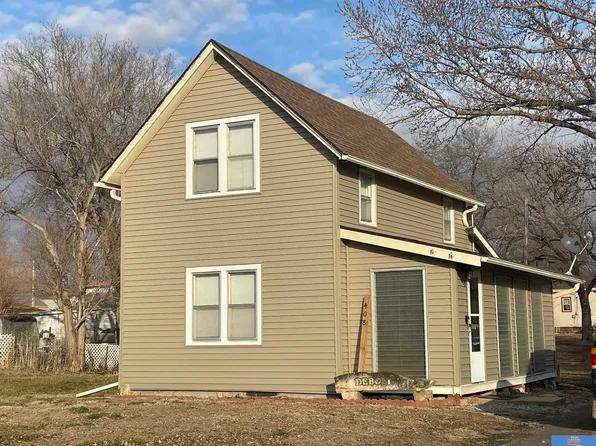 408 S 9th St, Beatrice, NE 68310